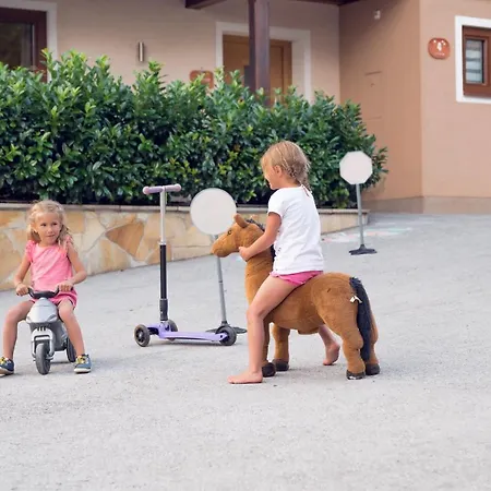 Familienbauernhof Samerhof *