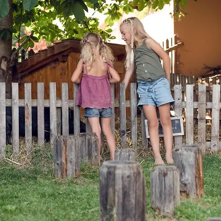 Familienbauernhof Samerhof *